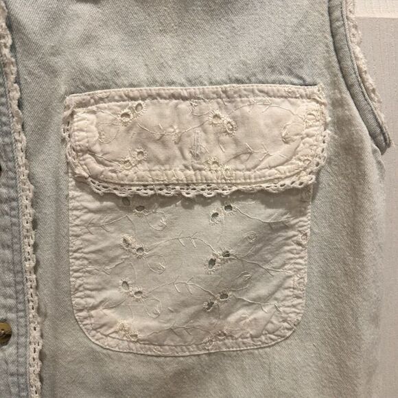 VTG Cotton‎ Express Sleeveless Button Down Denim Shirt Women Medium White Lace - Picture 2 of 7